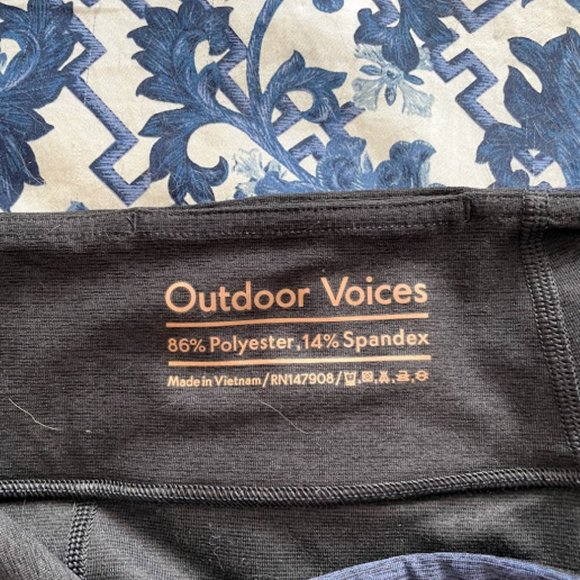 Outdoor Voices Two-Tone Warmup Crop Leggings - Picture 6 of 7